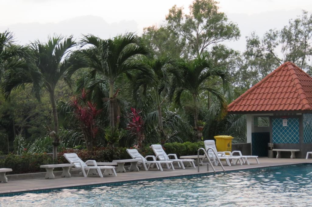 View Talay 6 Suite Apartments Pattaya Esterno foto